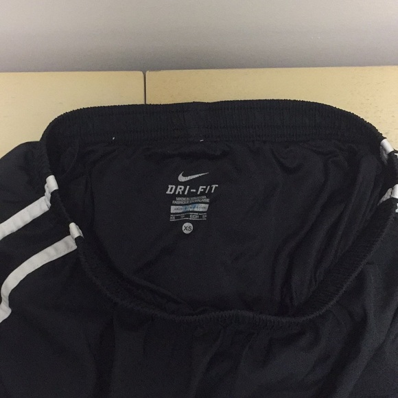 Nike dri-fit shorts - Picture 2 of 2